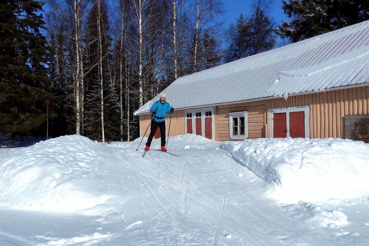 Kolinkylä Vanhan Koulun Majatalo-Old School Guest House מראה חיצוני תמונה